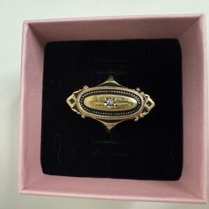 VINTAGE AVON KENSINGTON RING SIZE 4-5 (maybe even a 6!)